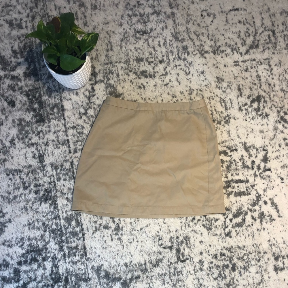 BCBG tan skirt